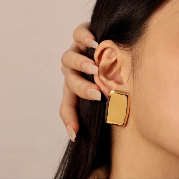 NEW: Gold Rectangular Earrings*High Gloss Finish*Lightweight Earrings*Cait - Picture 3 of 7
